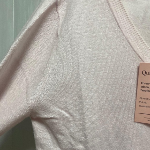 QUINCE women’s Mongolian Cashmere V- Neck Sweater in Minimal Pink M - Picture 5 of 13